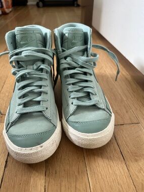 Nike Women's Mid-Top Sneakers in Sage Green